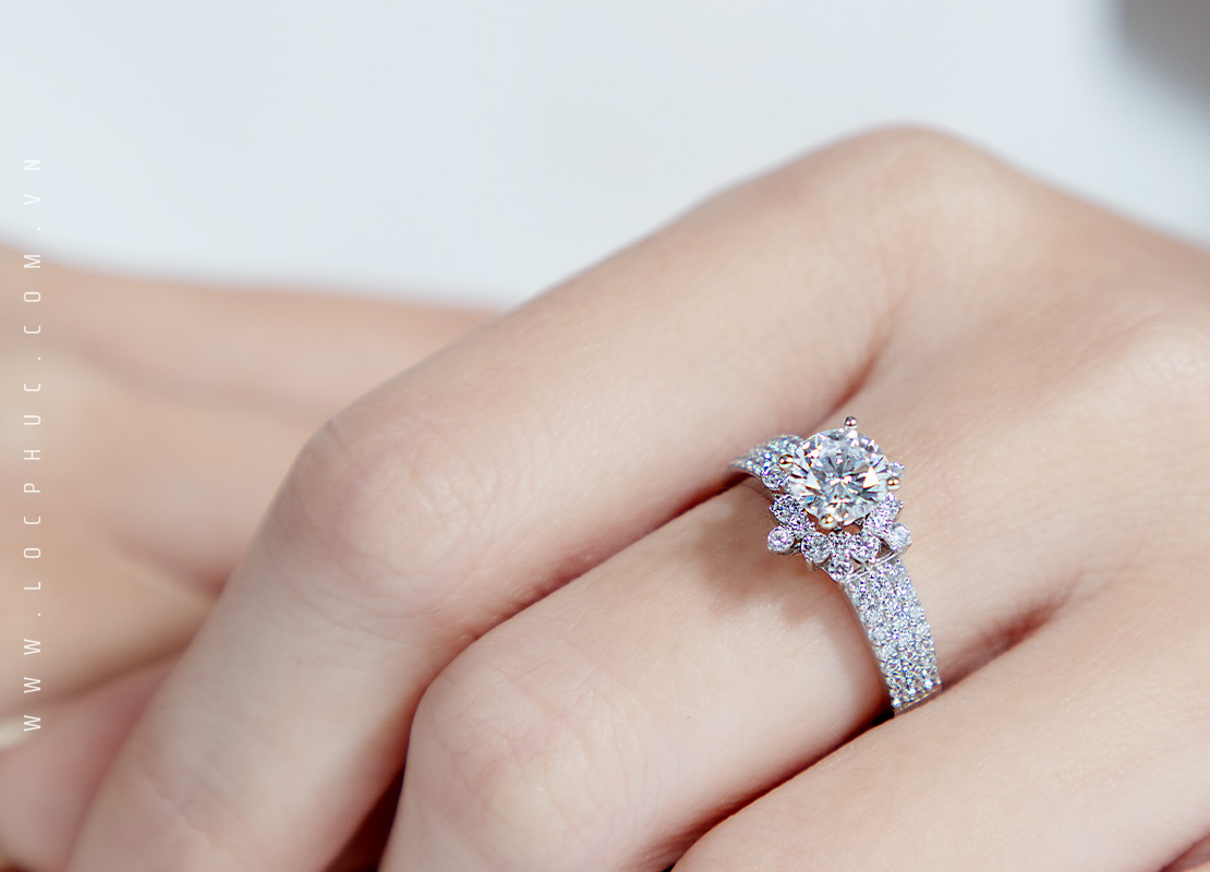 Những mẫu nhẫn đính hôn vàng tây 18k đẹp nhất năm nay - JEMMIA DIAMOND